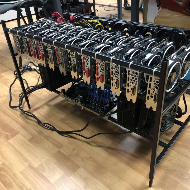 Майнінг ферма на 12 відеокарт RX 570 4ГБ Майнінг ферма на 12 відеокарт RX 570 4ГБ